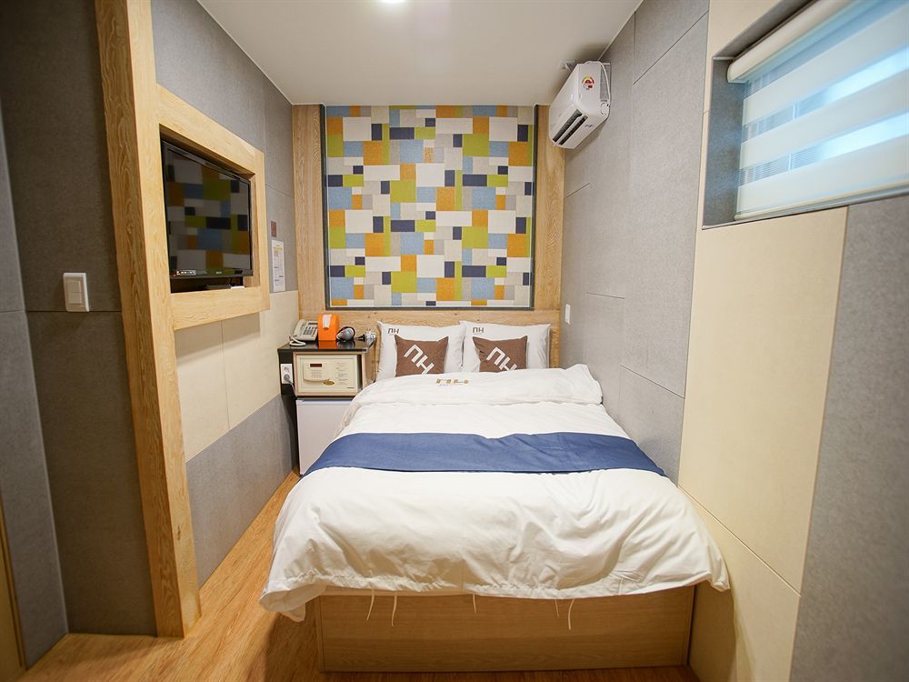 D.H Sinchon Guesthouse Seul Exterior foto