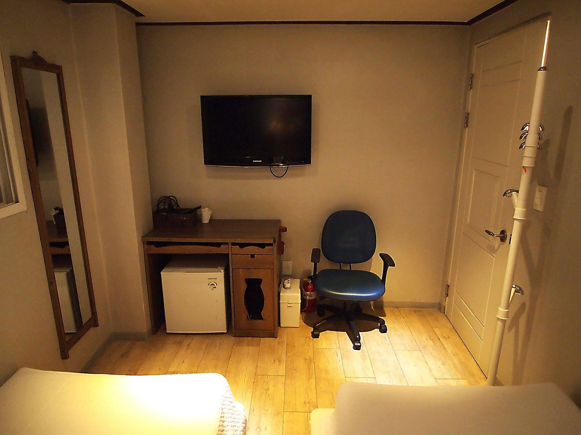 D.H Sinchon Guesthouse Seul Exterior foto