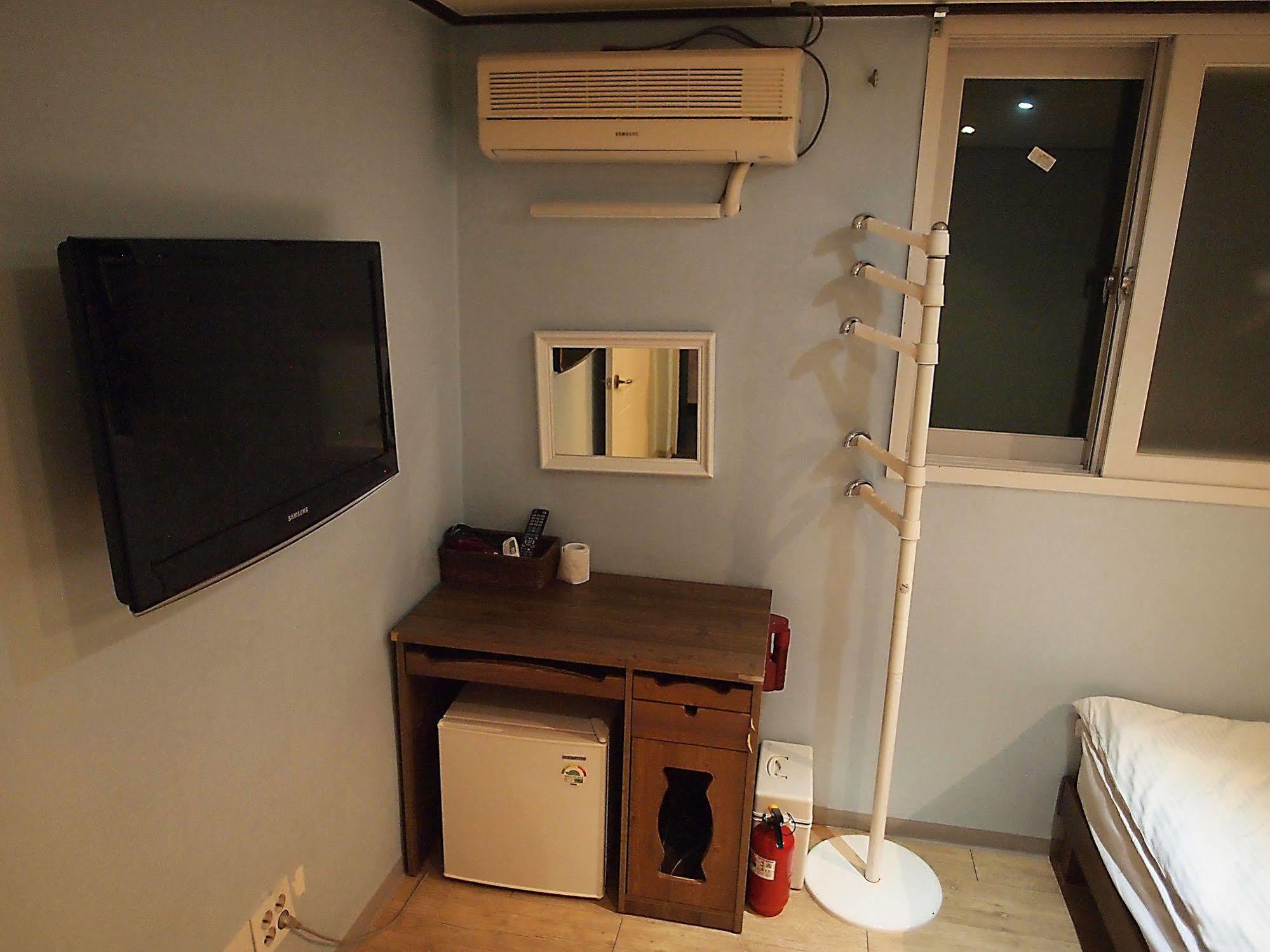 D.H Sinchon Guesthouse Seul Exterior foto